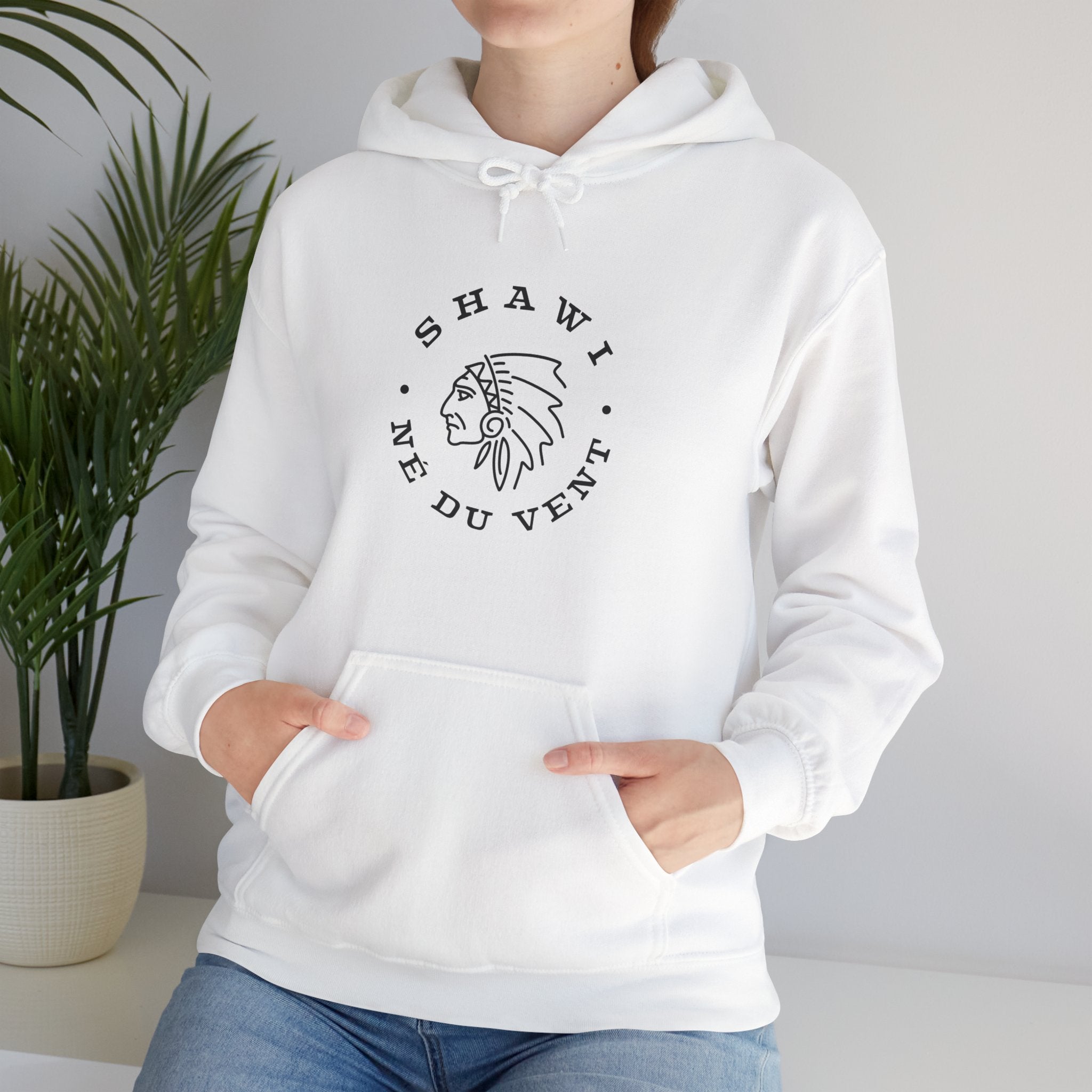 Shawi né du vent Unisex Heavy Blend™ Hooded Sweatshirt - Cozy & Stylish