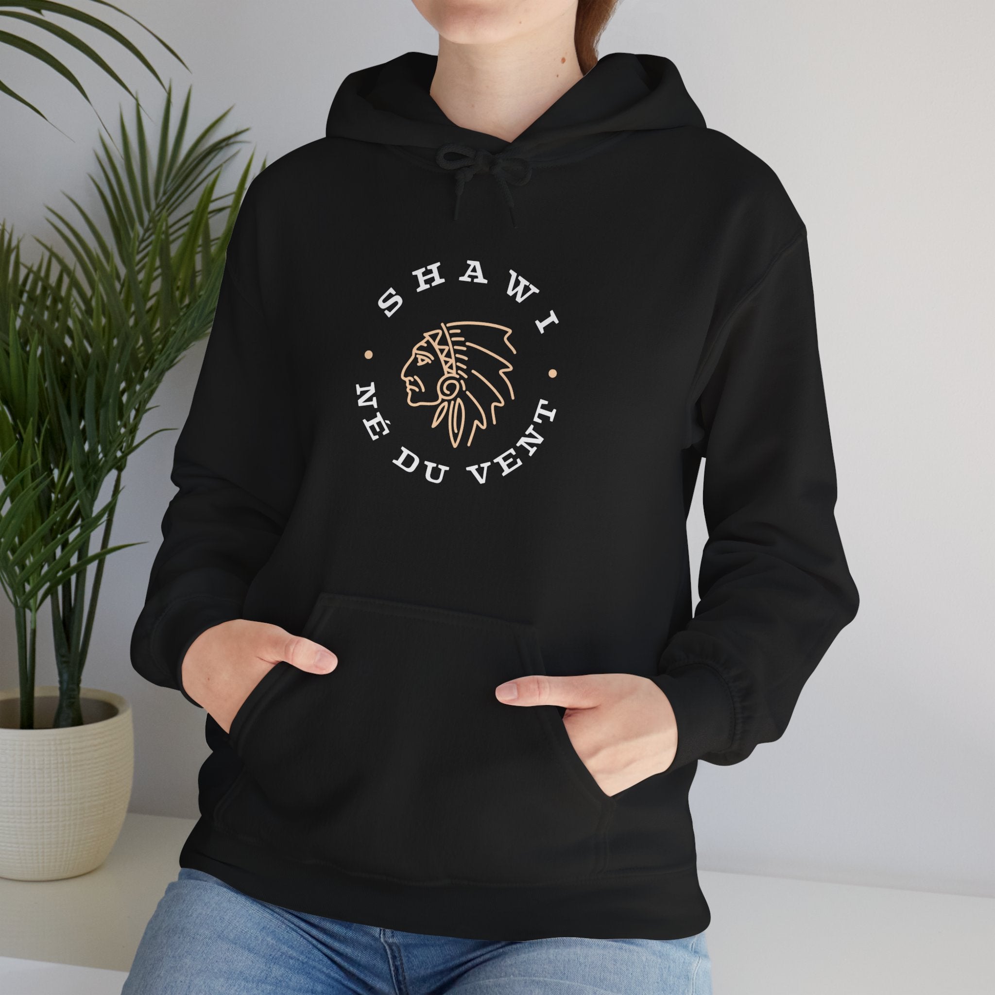 Shawi né du vent Unisex Heavy Blend™ Hooded Sweatshirt - Cozy & Stylish