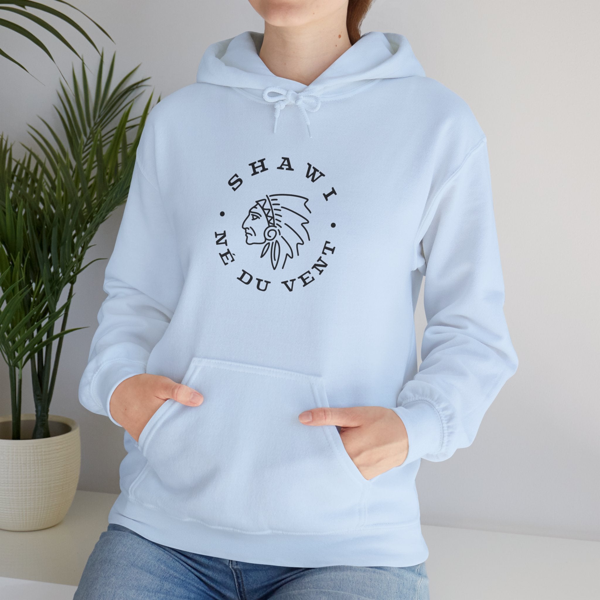 Shawi né du vent Unisex Heavy Blend™ Hooded Sweatshirt - Cozy & Stylish