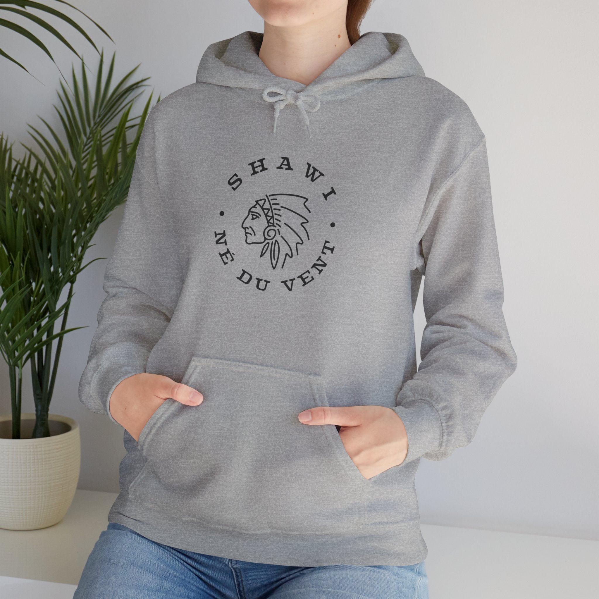 Shawi né du vent Unisex Heavy Blend™ Hooded Sweatshirt - Cozy & Stylish